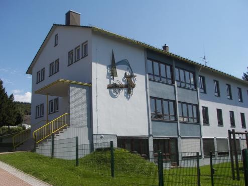 Grundschule Waldprechtsweier Grundschule Waldprechtsweier Rückansicht
